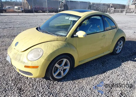 2010 Volkswagen New Beetle 2.5L z USA, uszkodzony, nr VIN 3VWRW3AGOAMO26368